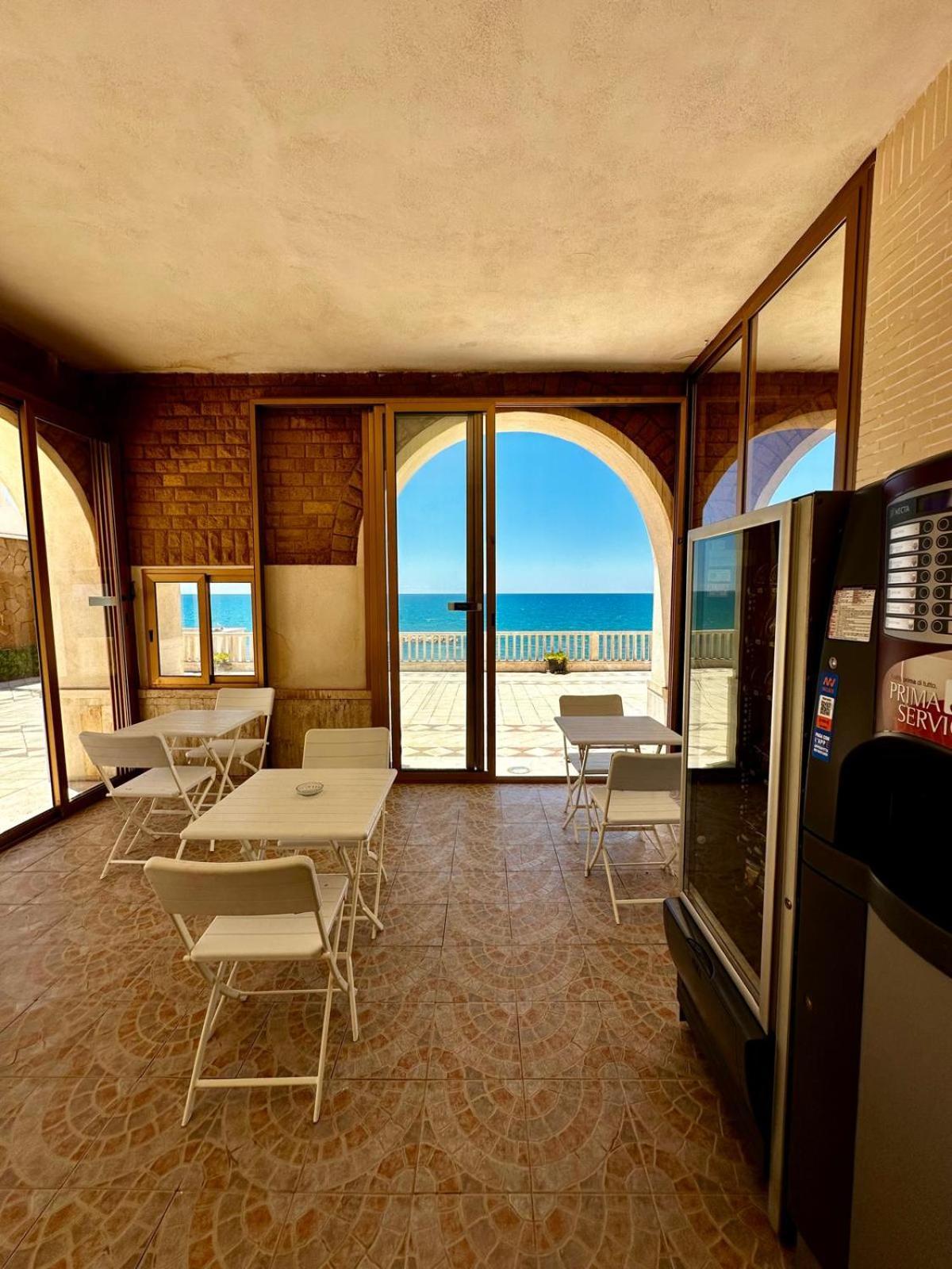Il Paradiso Sul Mare Анцио Екстериор снимка