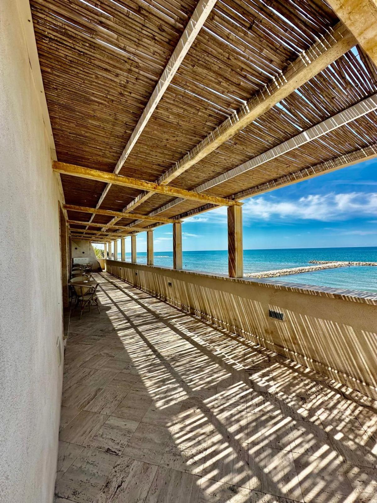 Il Paradiso Sul Mare Анцио Екстериор снимка
