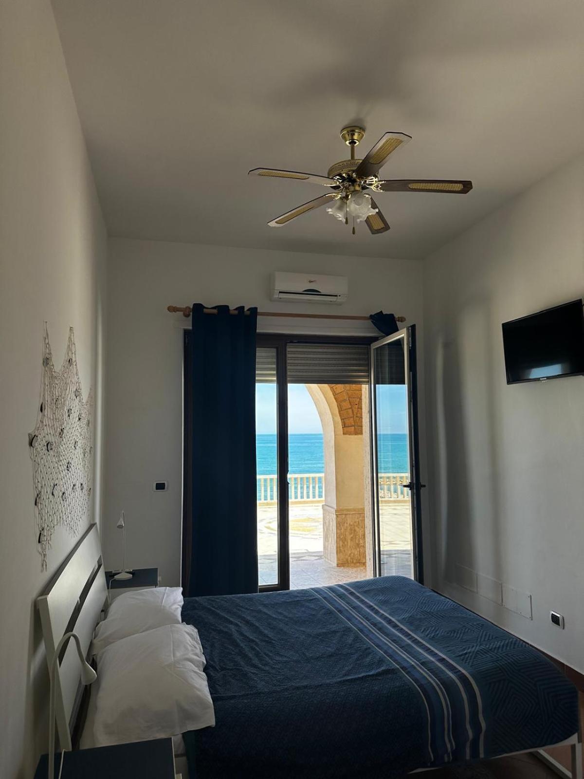 Il Paradiso Sul Mare Анцио Екстериор снимка