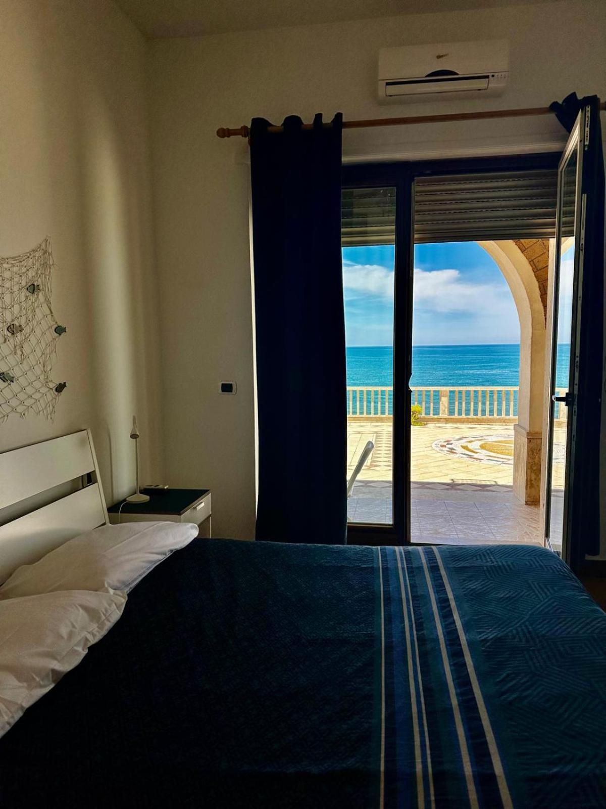 Il Paradiso Sul Mare Анцио Екстериор снимка